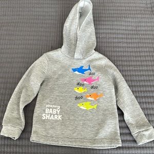 Pinkfong Baby Shark hoodie — size 4T